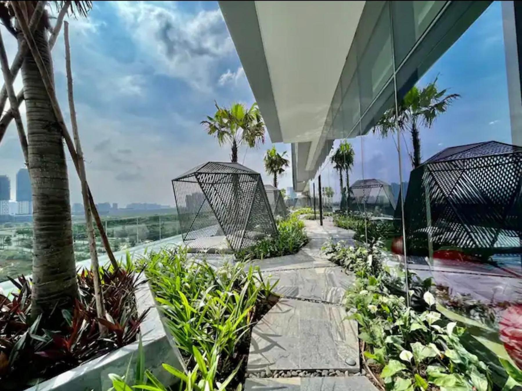 The Metropole -Complex "Opera, Crest, Galleria " -Free Pool-Gym-Sauna Room-Yoga Room Cidade de Ho Chi Minh Exterior foto